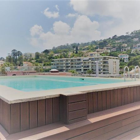 Apt Golfe Juan - 5Min Des Plages - Parking Privee - Piscine Rooftop فالوريس المظهر الخارجي الصورة