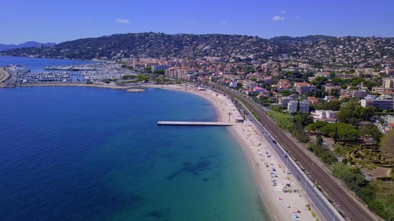 Apt Golfe Juan - 5Min Des Plages - Parking Privee - Piscine Rooftop فالوريس المظهر الخارجي الصورة