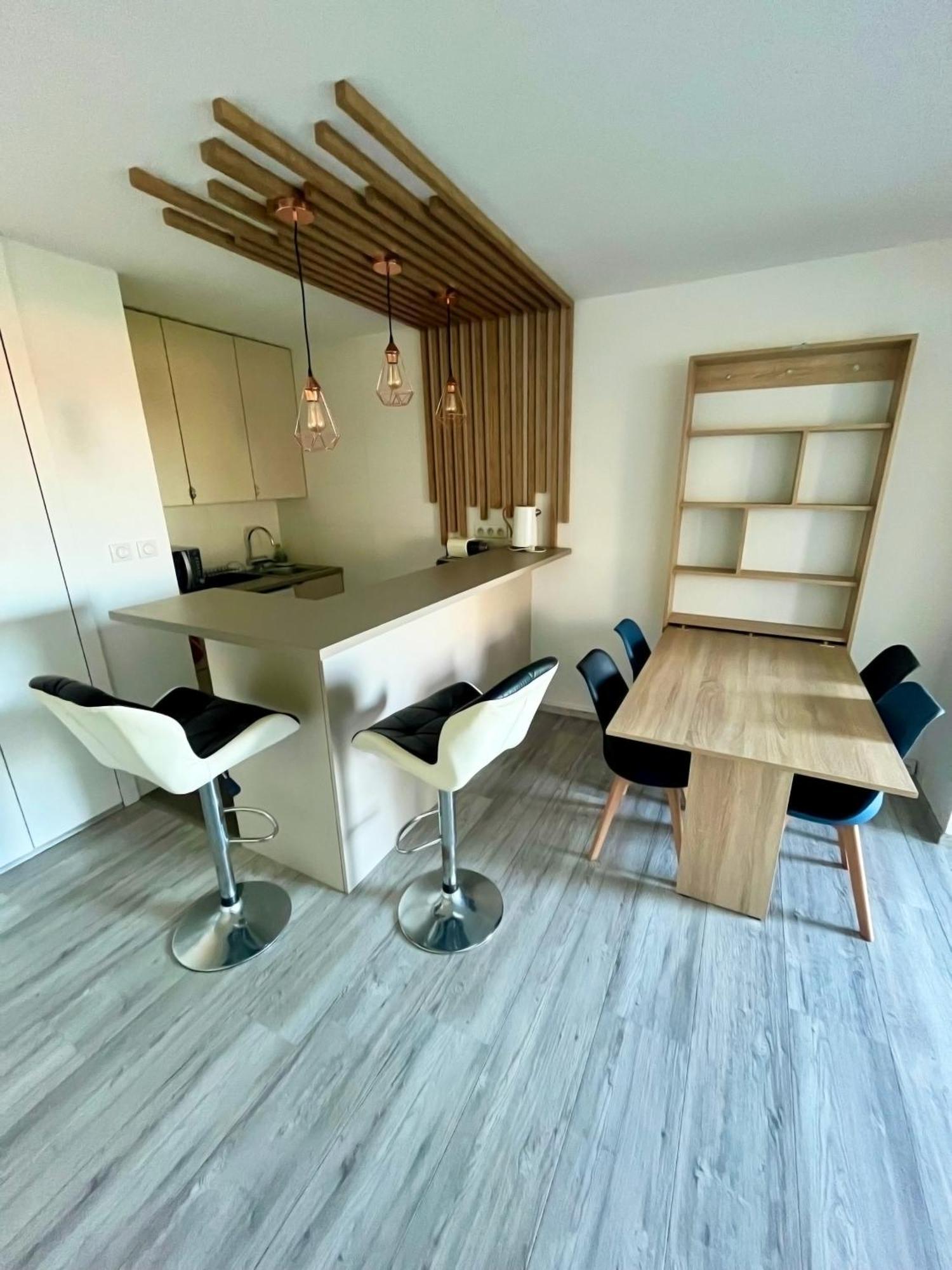 Apt Golfe Juan - 5Min Des Plages - Parking Privee - Piscine Rooftop فالوريس المظهر الخارجي الصورة