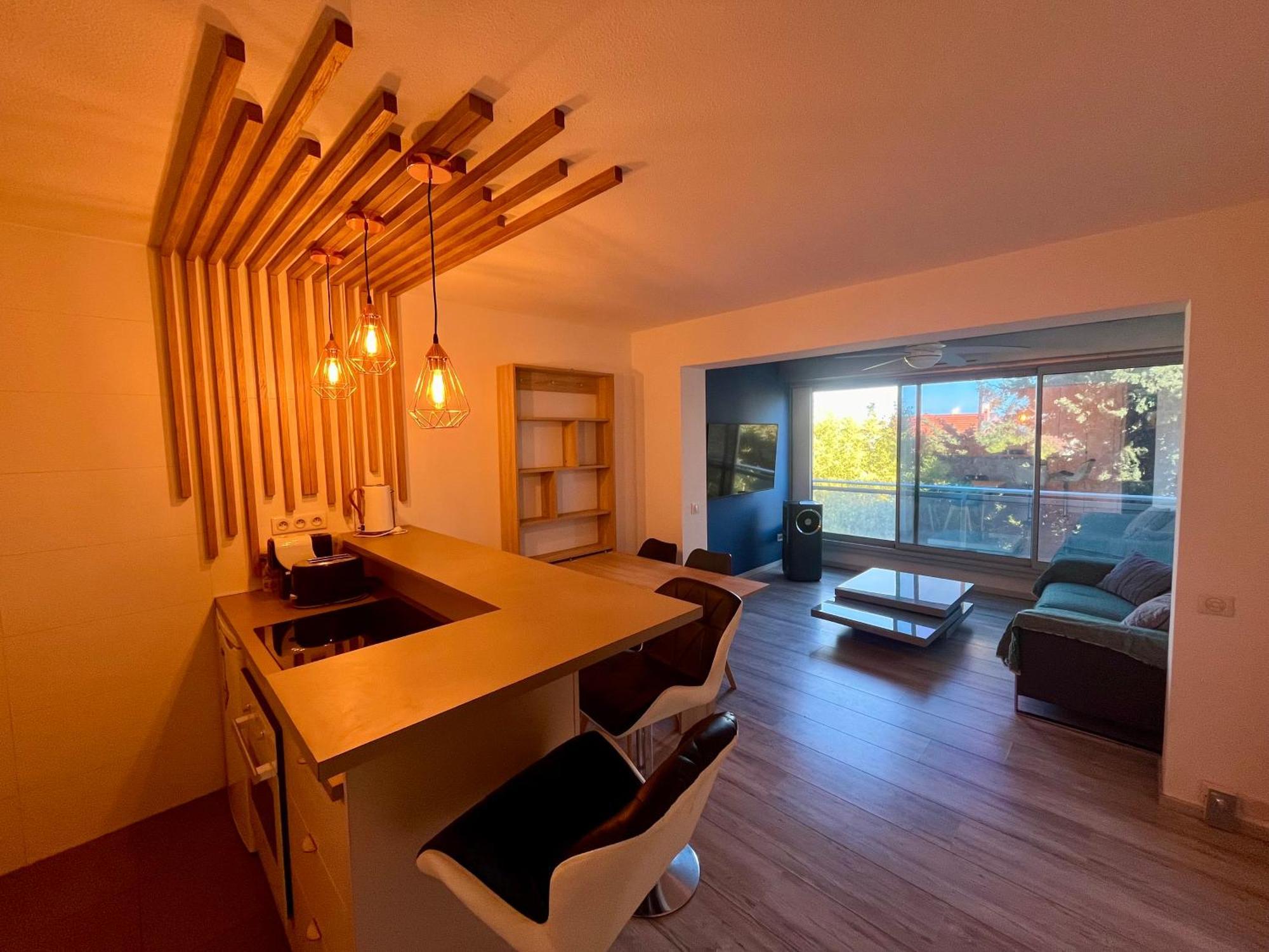 Apt Golfe Juan - 5Min Des Plages - Parking Privee - Piscine Rooftop فالوريس المظهر الخارجي الصورة